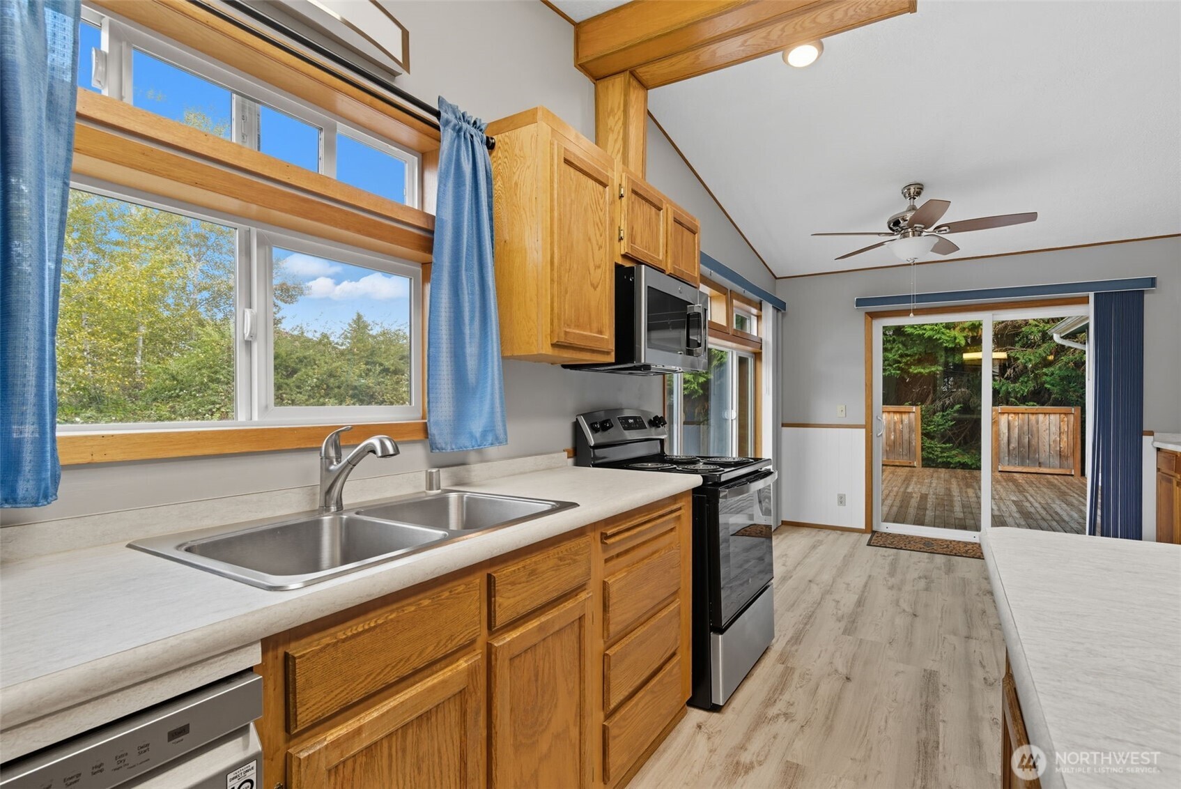 11120 SE 234th Place , Kent, WA 98031