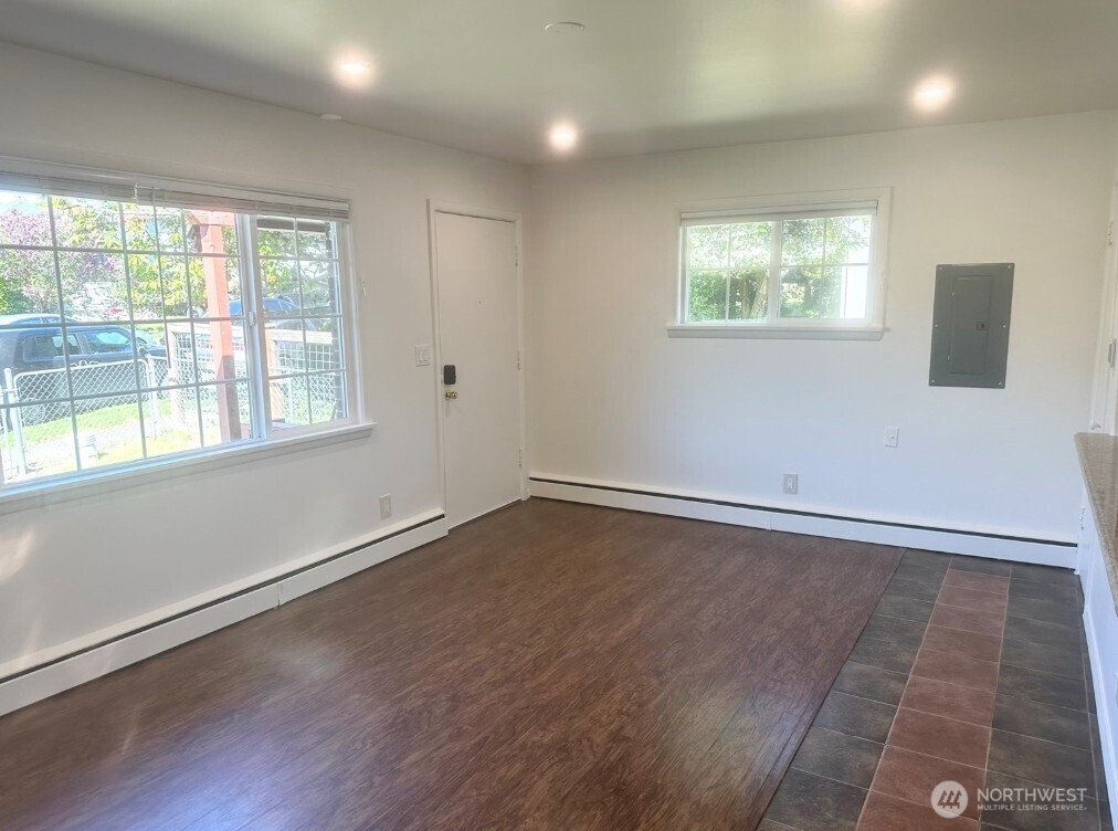 4207 S Bateman Street , Seattle, WA 98118