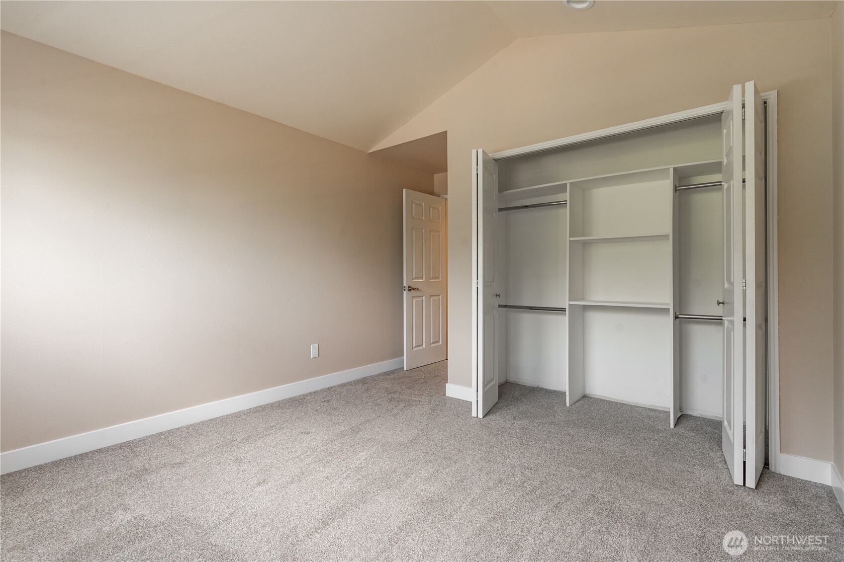 902 52nd Street SE, Auburn, WA 98092