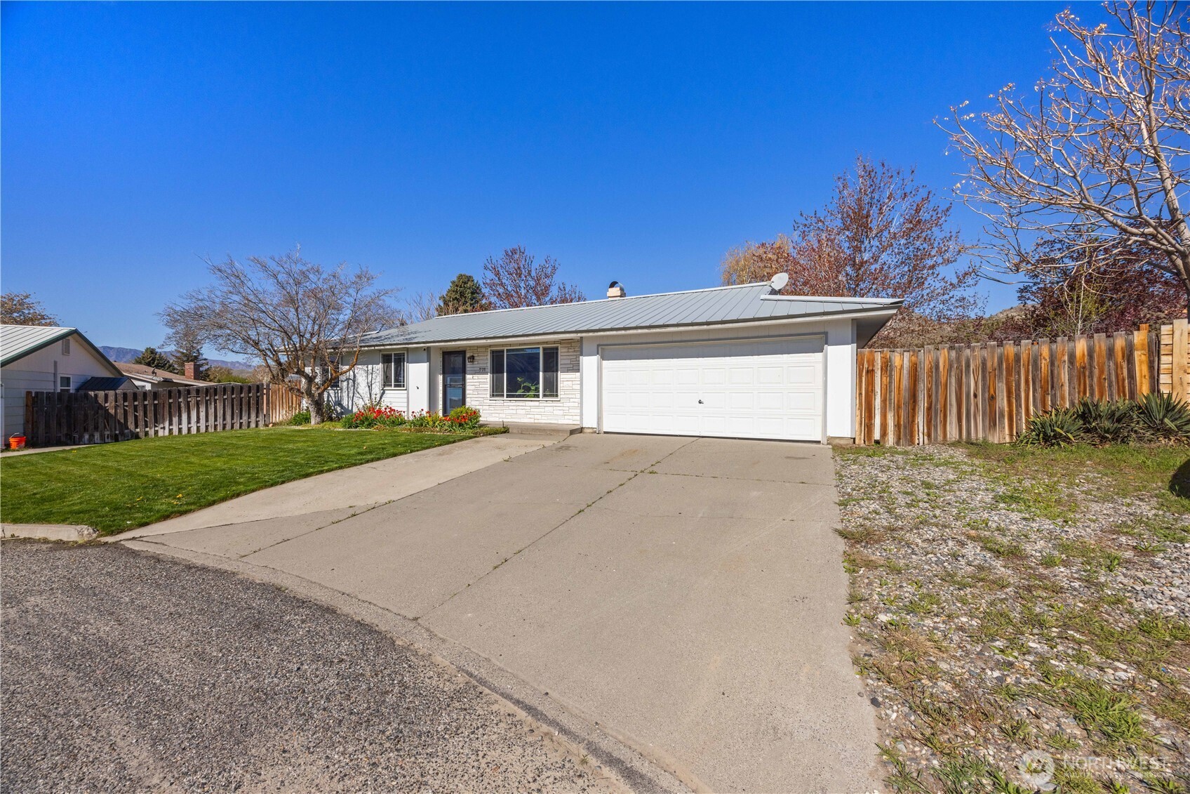 928 Selkirk Place , Brewster, WA 98812