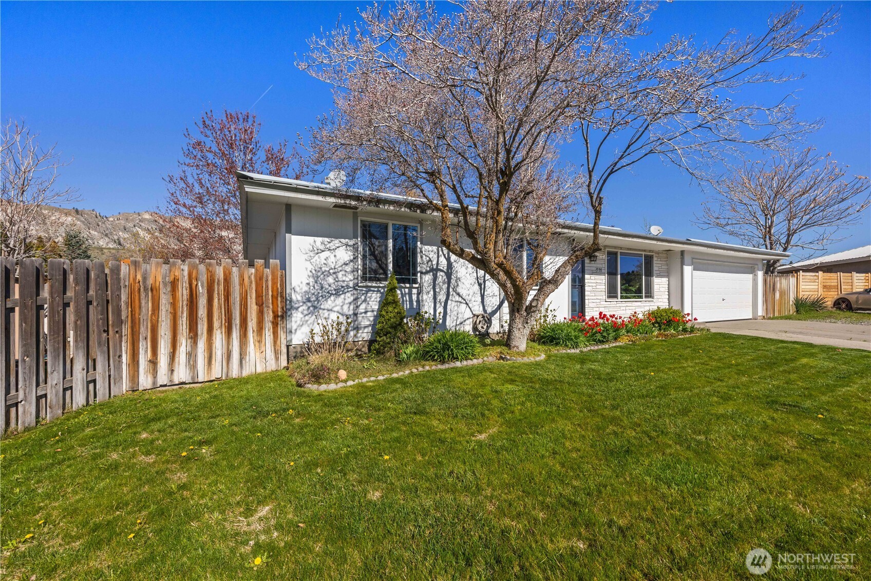 928 Selkirk Place , Brewster, WA 98812