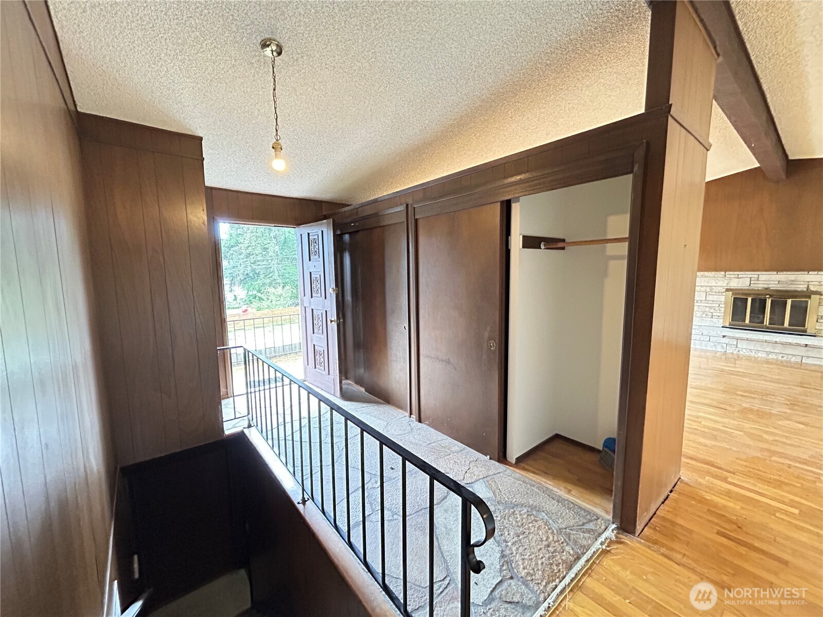 11718 5th Avenue NE, Seattle, WA 98125