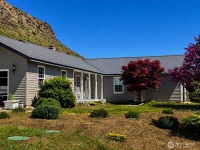 492 Pine Creek Road , Tonasket, WA 98855