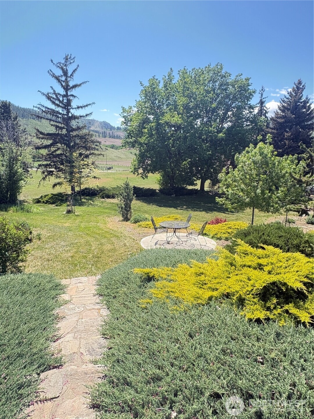 492 Pine Creek Road , Tonasket, WA 98855