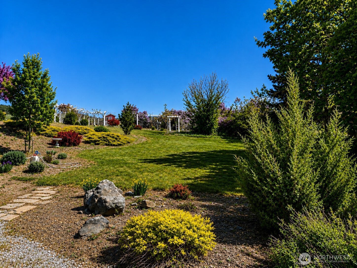 492 Pine Creek Road , Tonasket, WA 98855