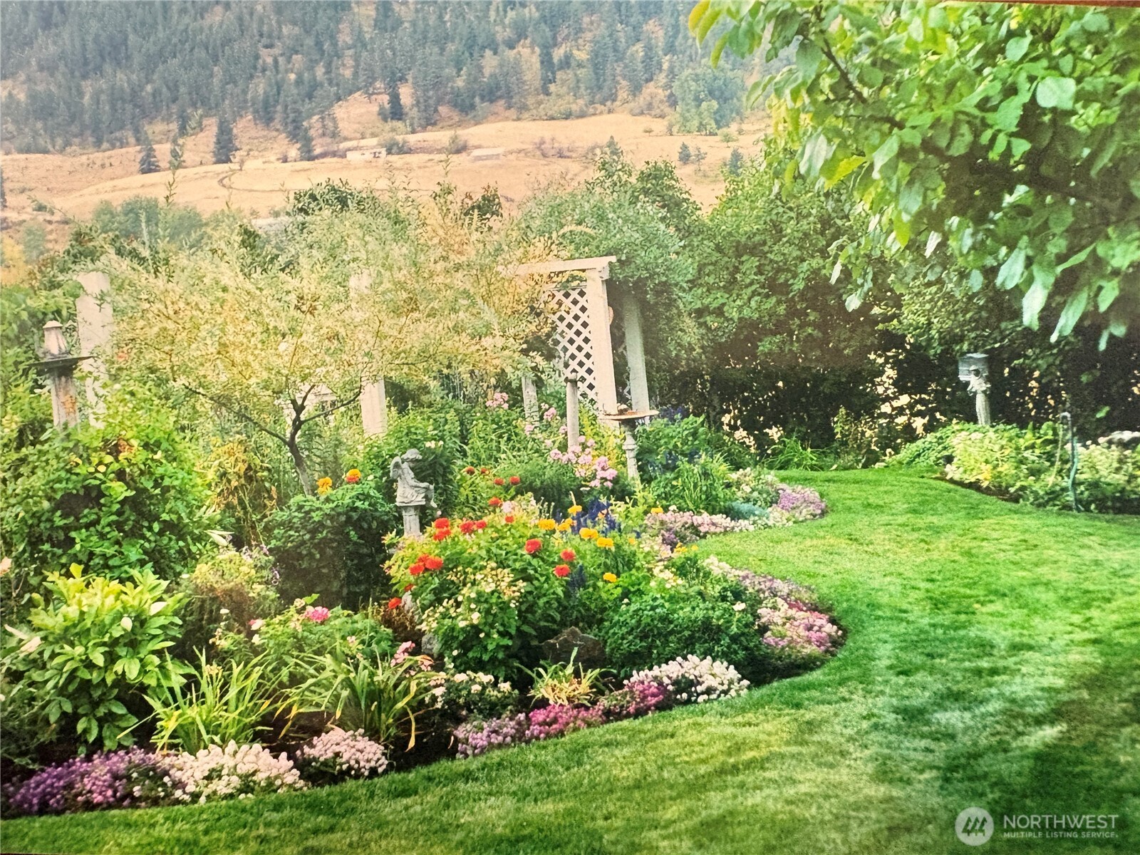 492 Pine Creek Road , Tonasket, WA 98855