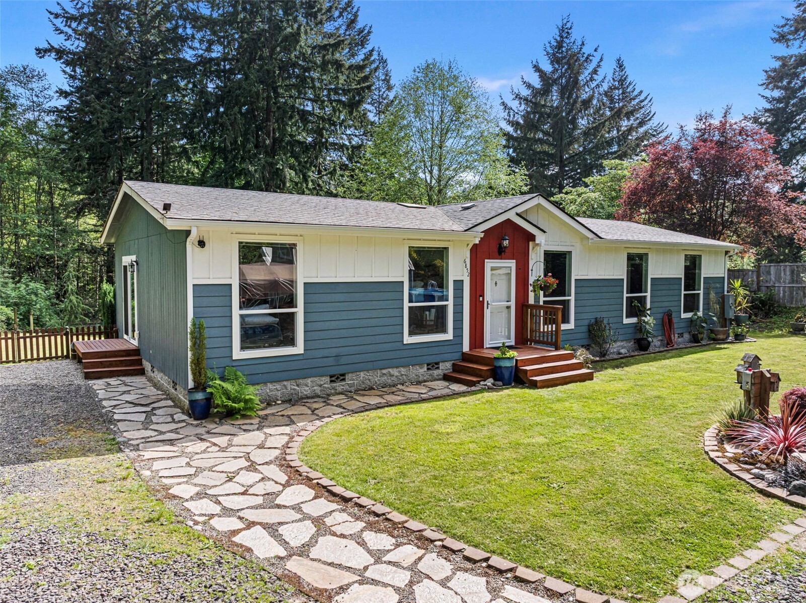 6852 SE Garfield Street , Port Orchard, WA 98366