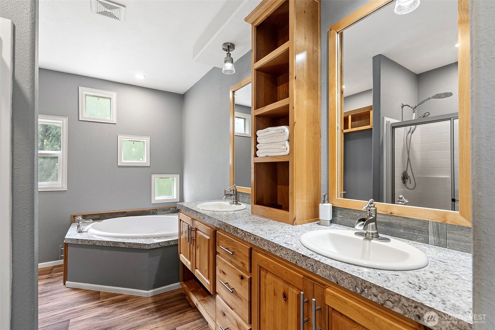 6852 SE Garfield Street , Port Orchard, WA 98366