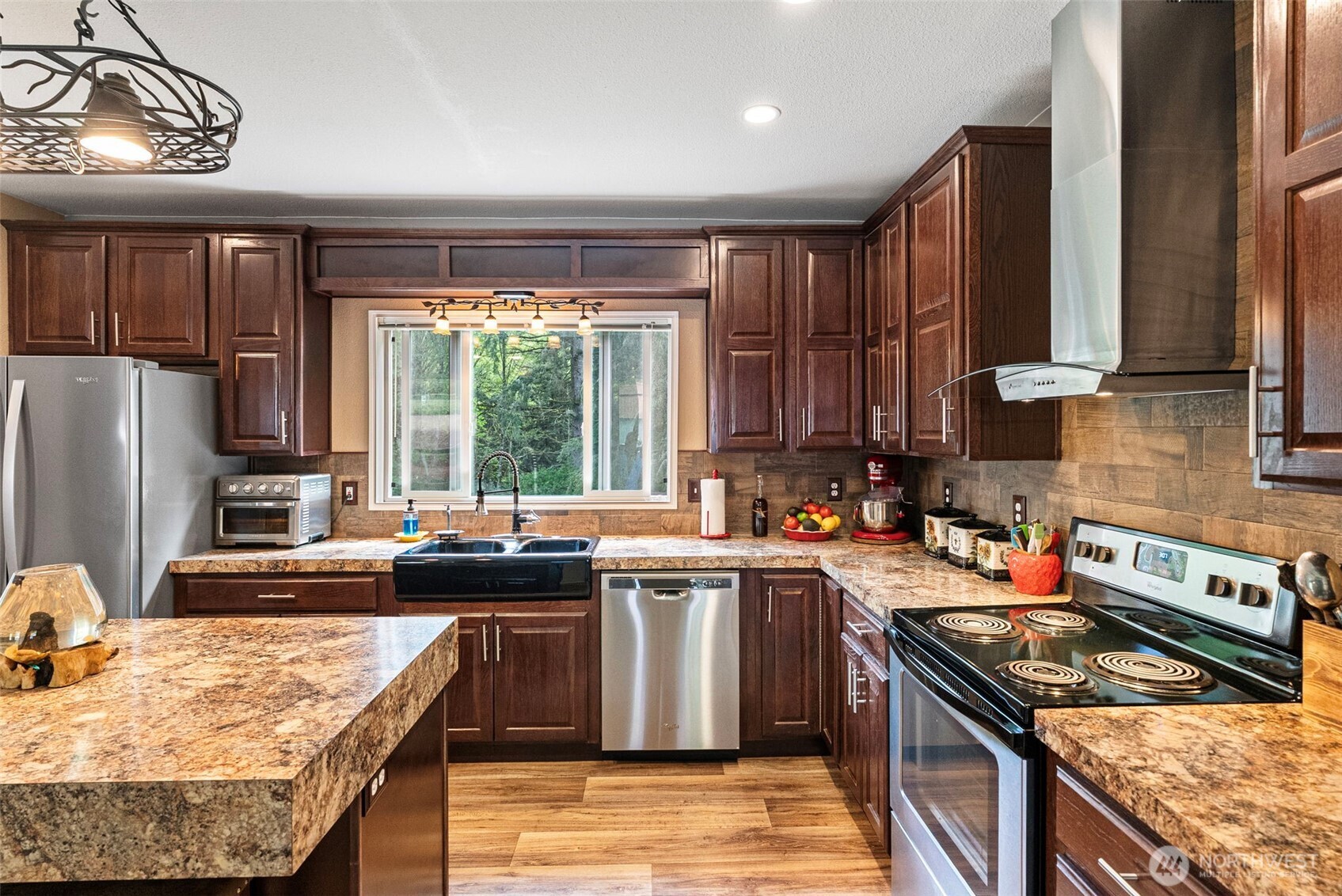 6852 SE Garfield Street , Port Orchard, WA 98366