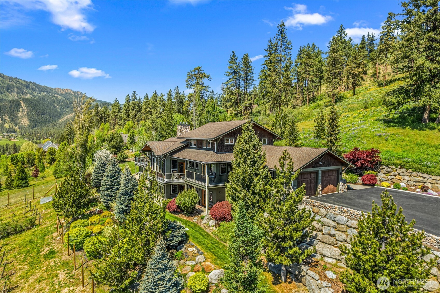 10665 North Road , Leavenworth, WA 98826
