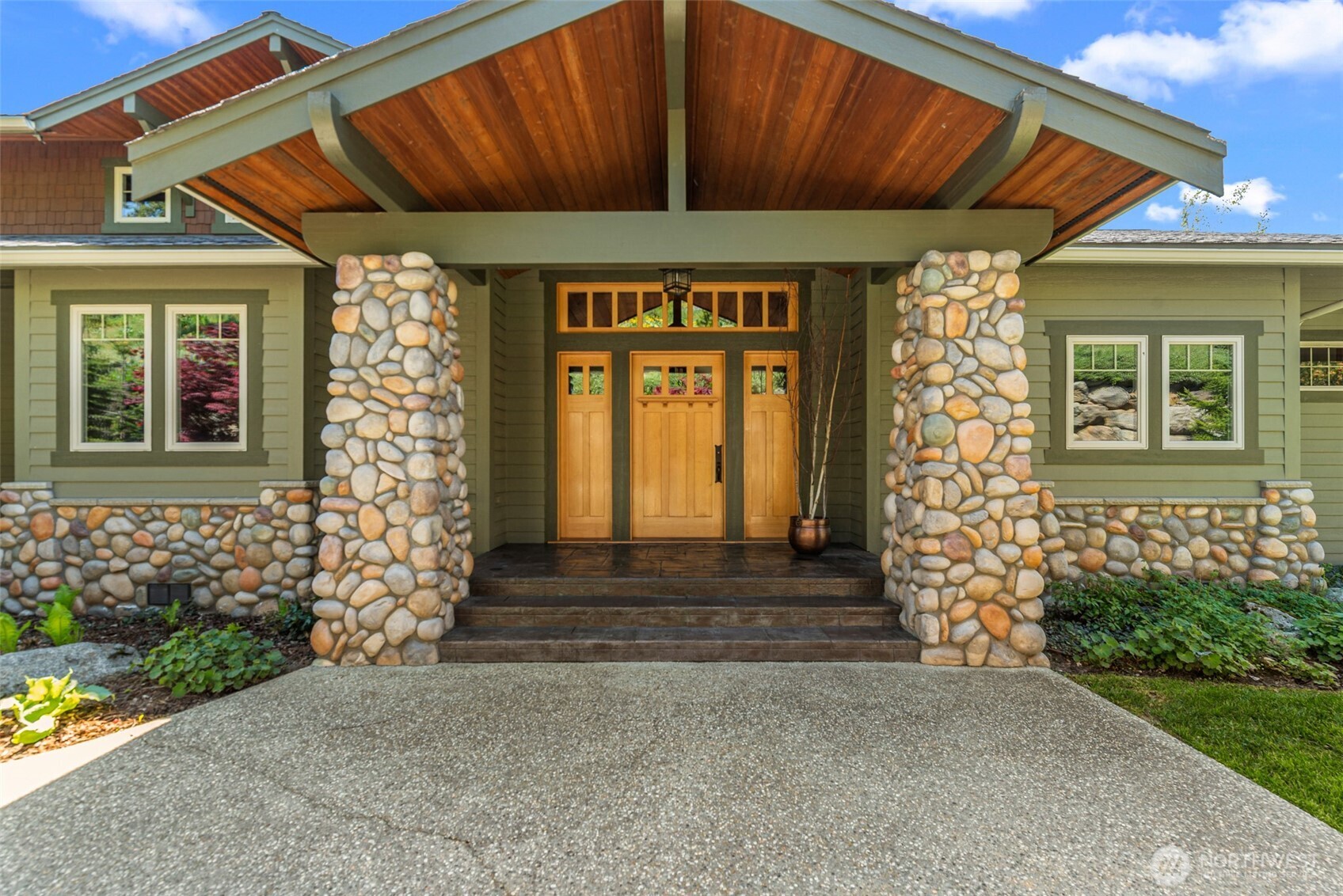 10665 North Road , Leavenworth, WA 98826