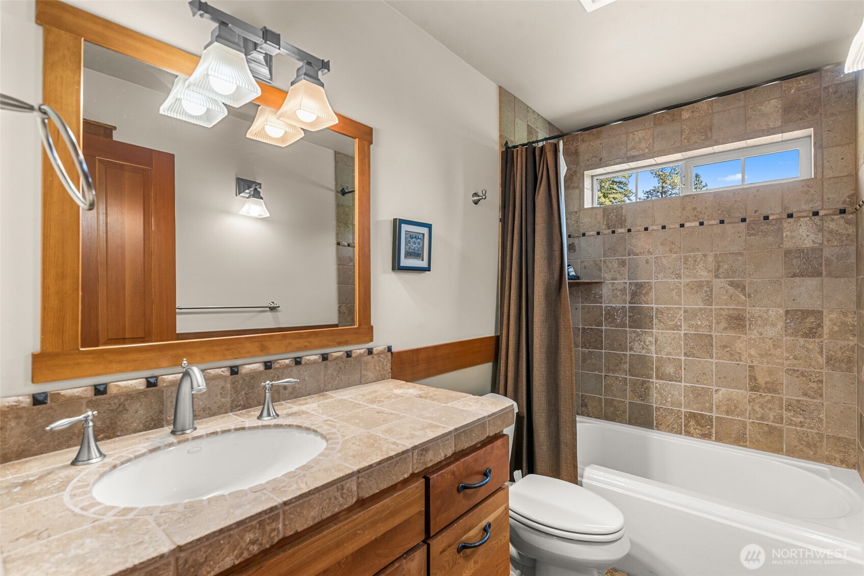 10665 North Road , Leavenworth, WA 98826