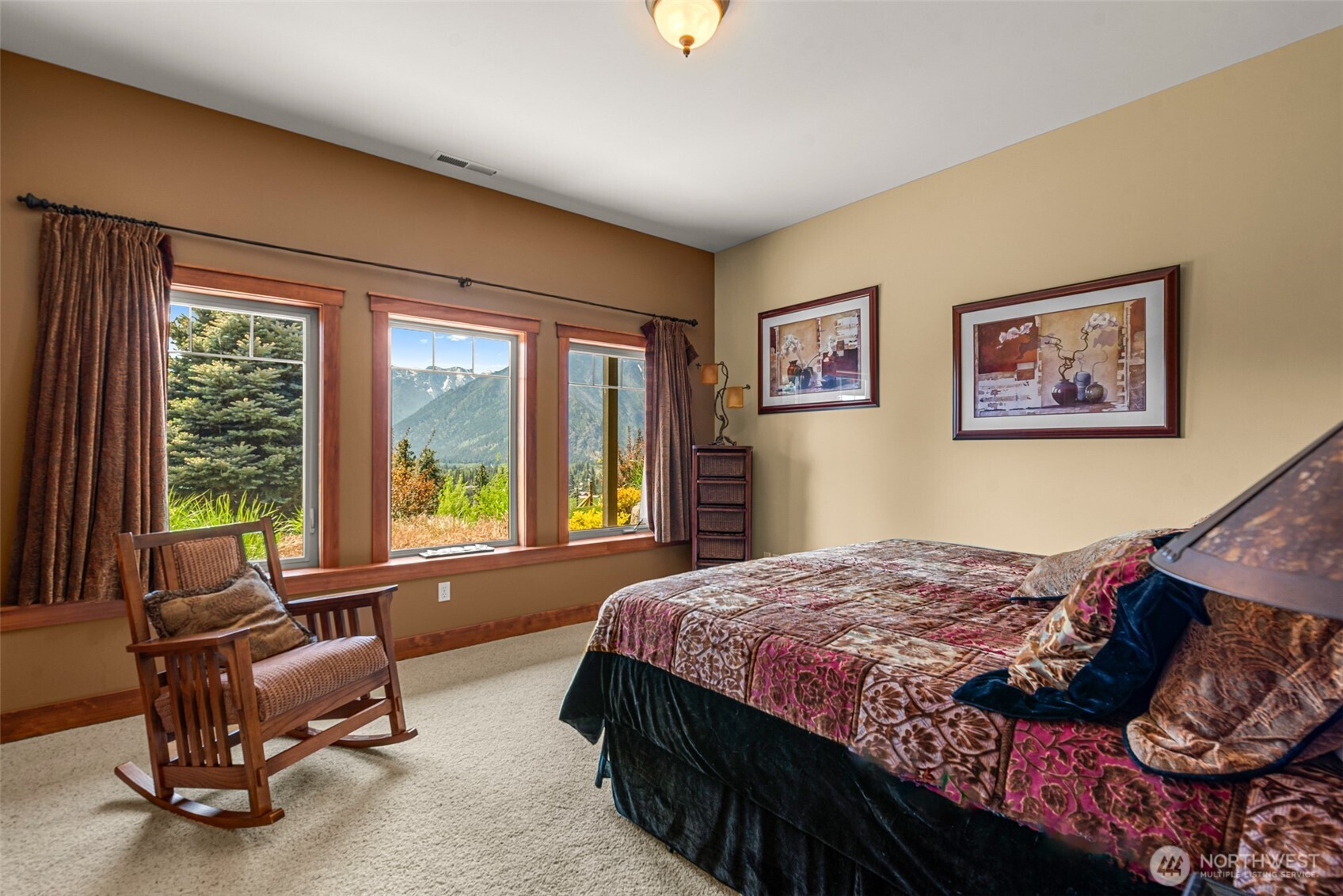 10665 North Road , Leavenworth, WA 98826