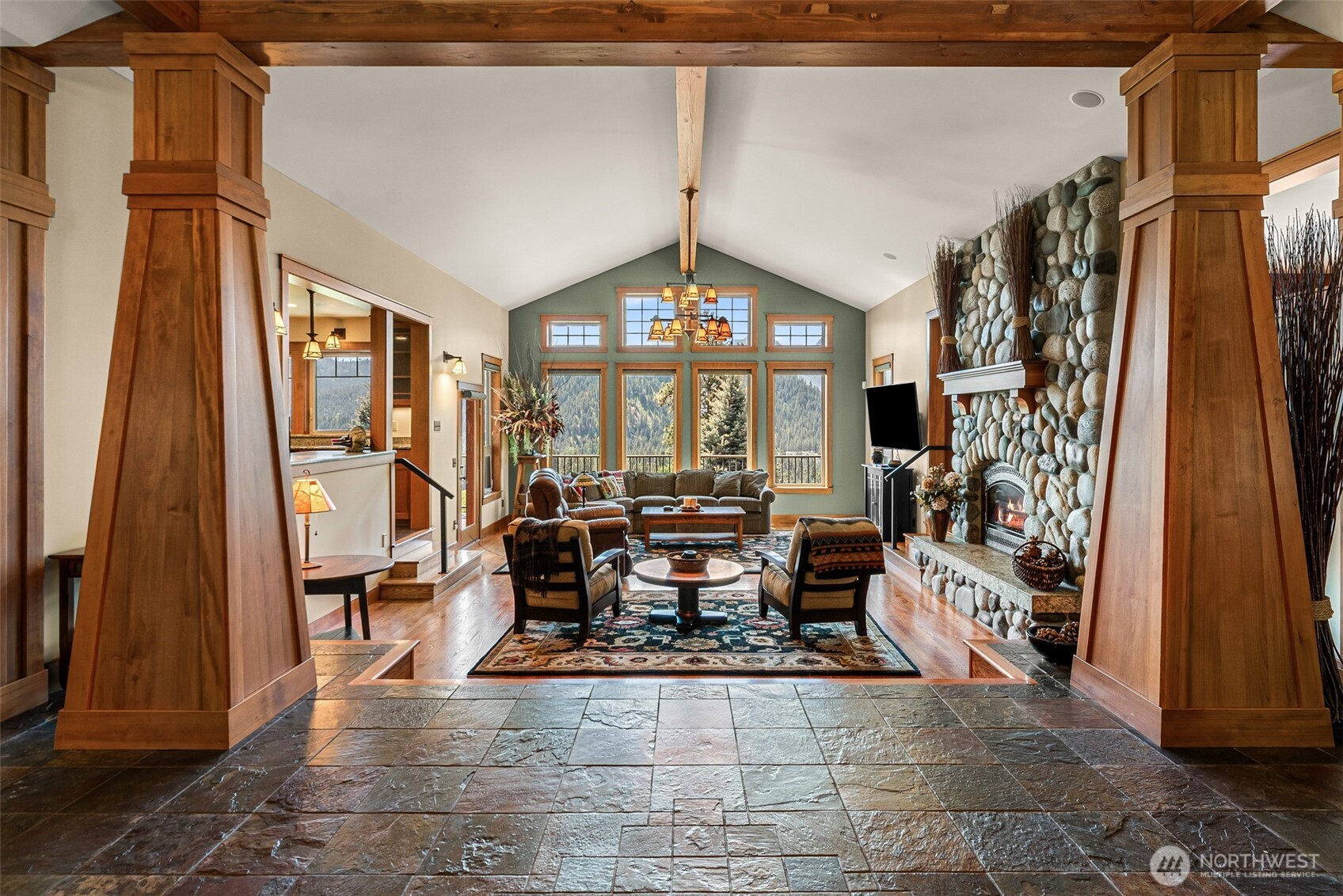 10665 North Road , Leavenworth, WA 98826