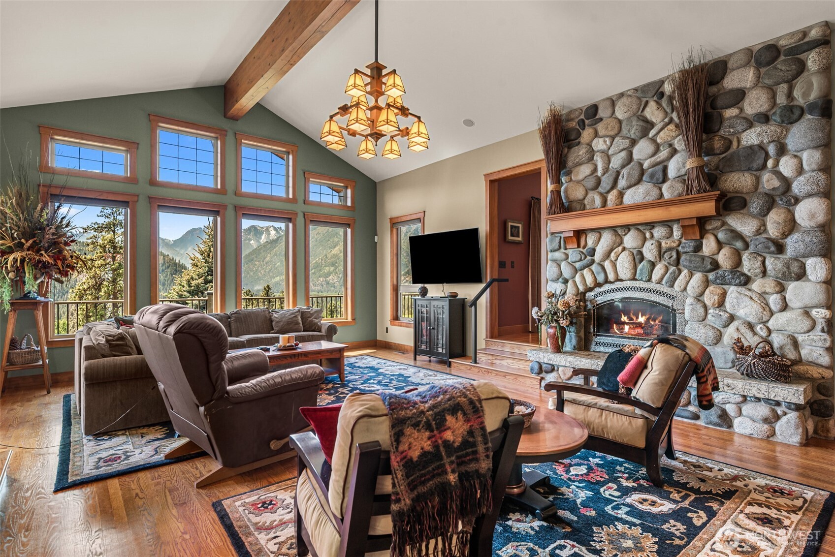 10665 North Road , Leavenworth, WA 98826