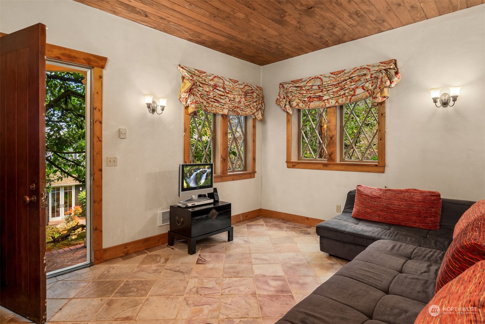 3802 E John Street , Seattle, WA 98112