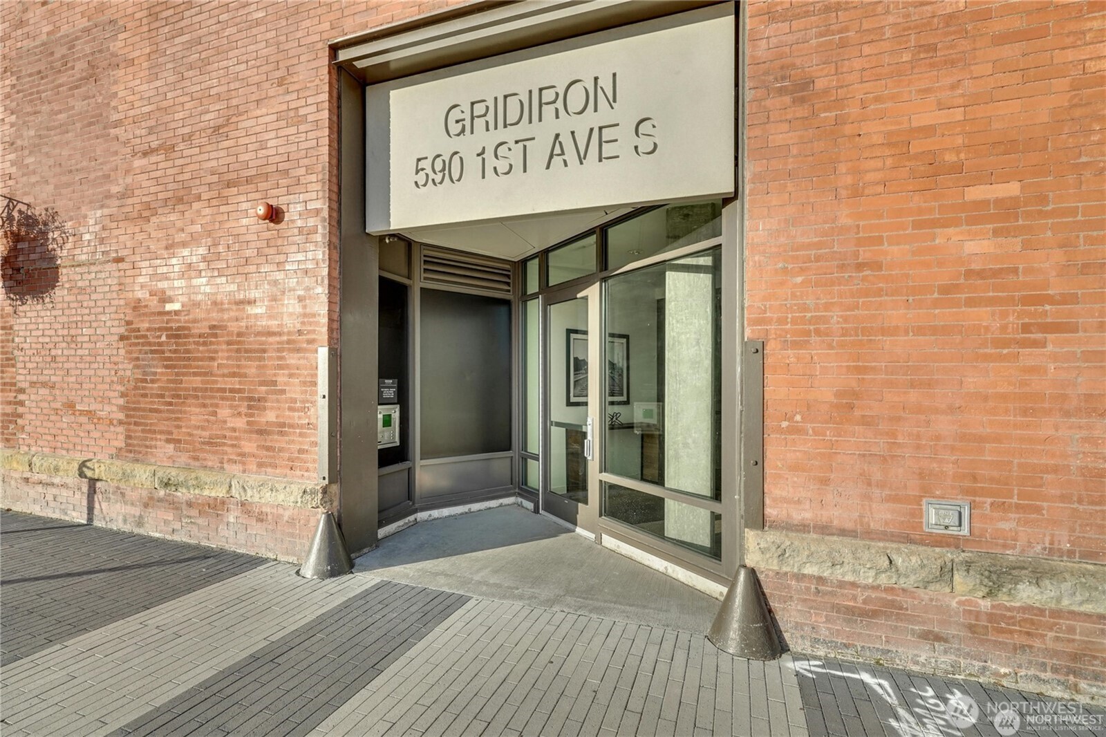 590 1st Avenue S #512, Seattle, WA 98104