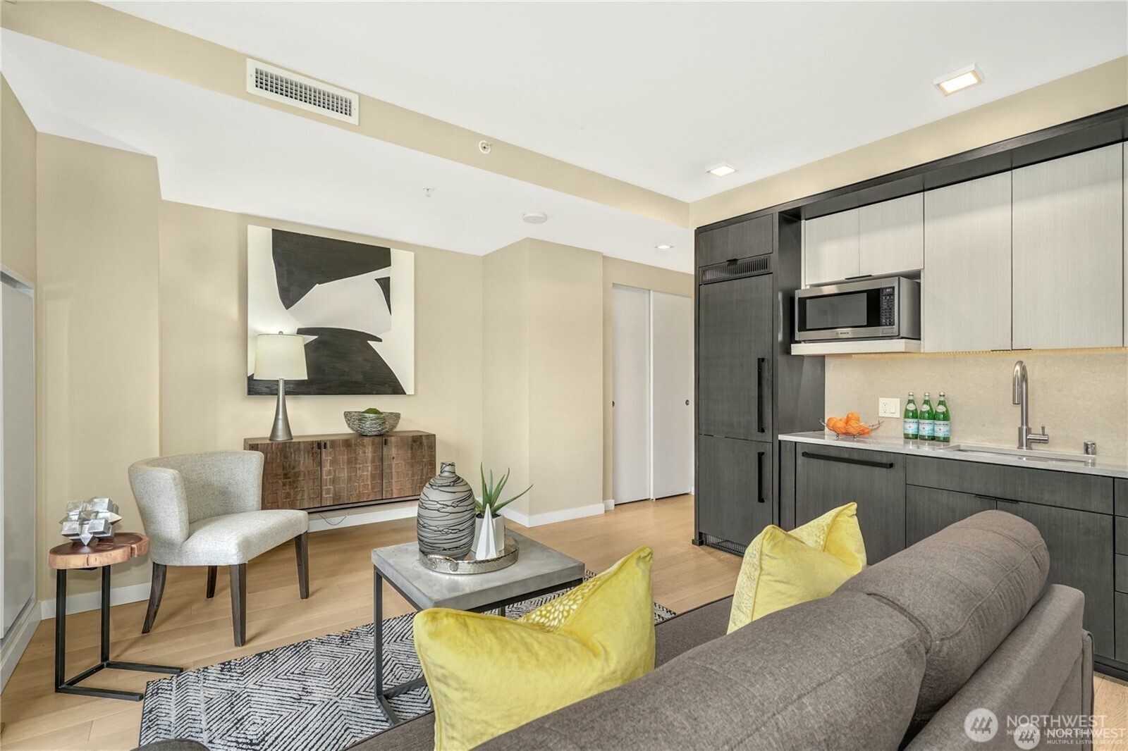 590 1st Avenue S #512, Seattle, WA 98104