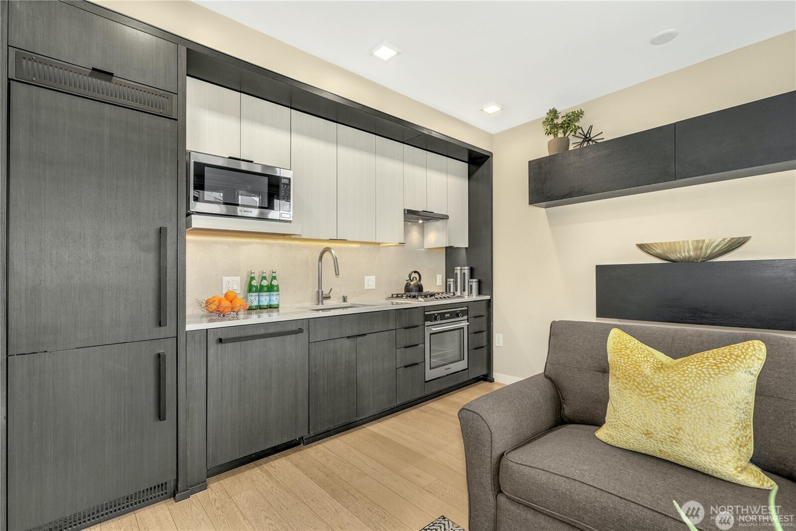 590 1st Avenue S #512, Seattle, WA 98104