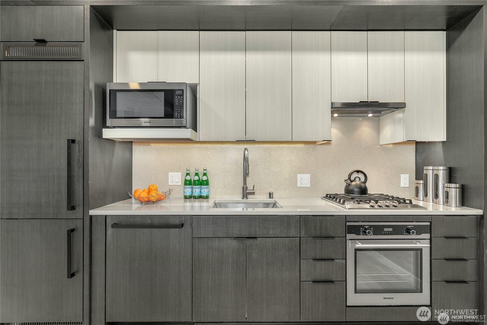 590 1st Avenue S #512, Seattle, WA 98104