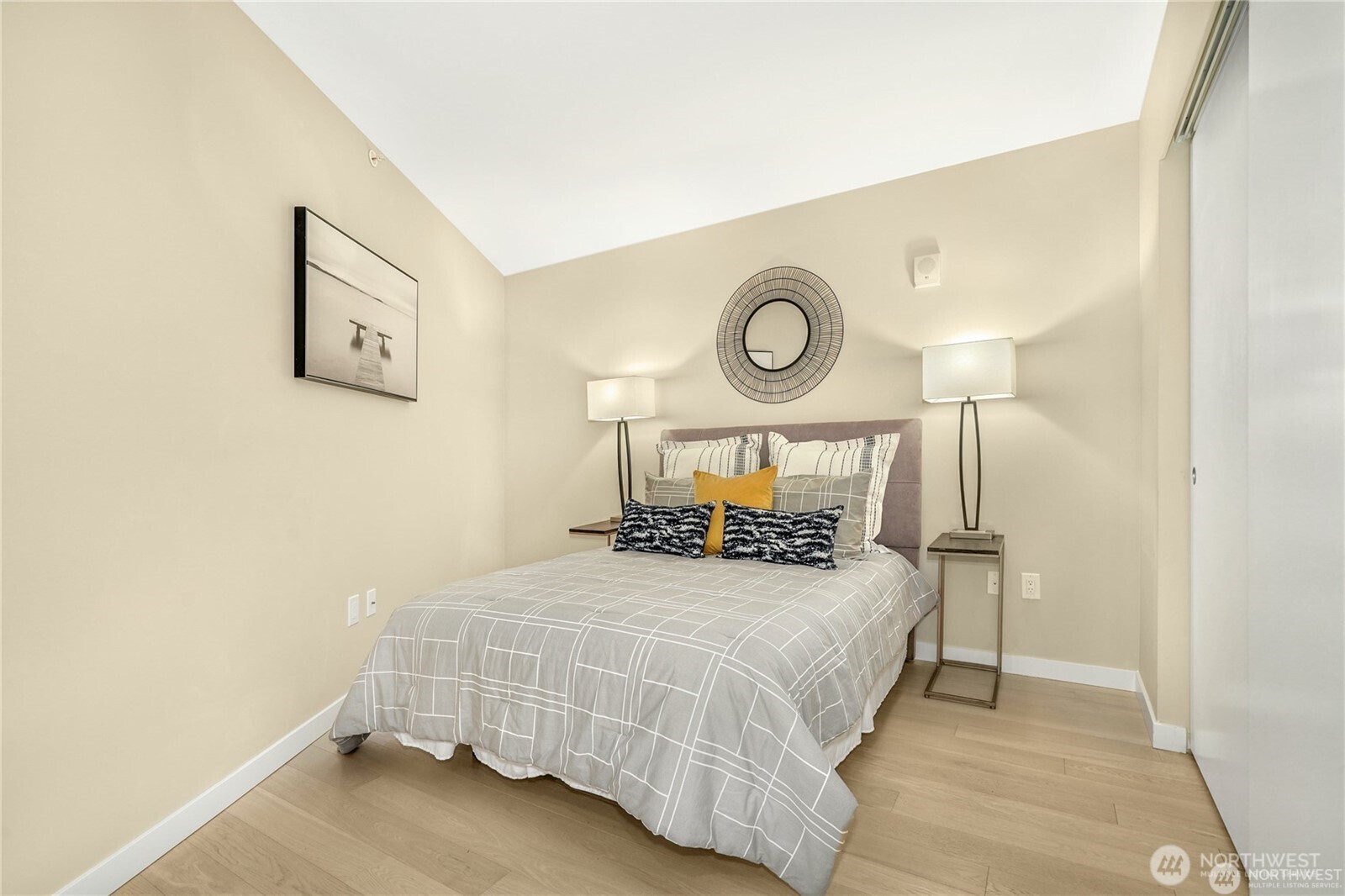 590 1st Avenue S #512, Seattle, WA 98104