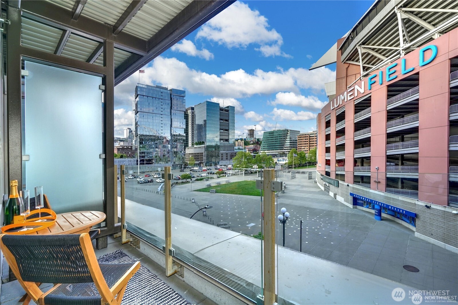 590 1st Avenue S #512, Seattle, WA 98104