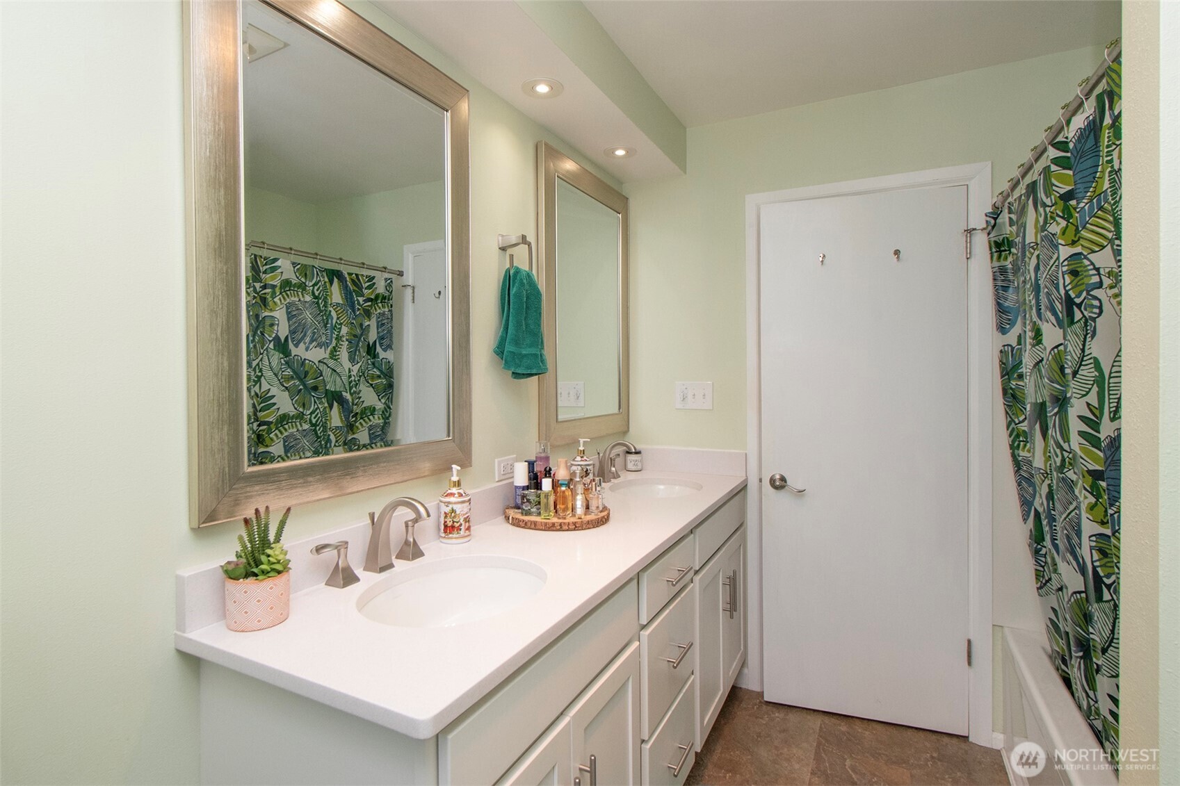 1720 W 8th Street , Port Angeles, WA 98363