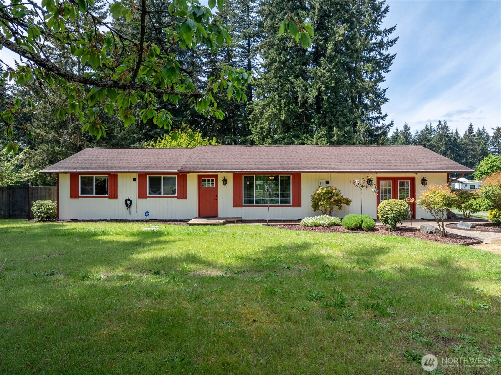19147 Loganberry Street SW, Rochester, WA 98579