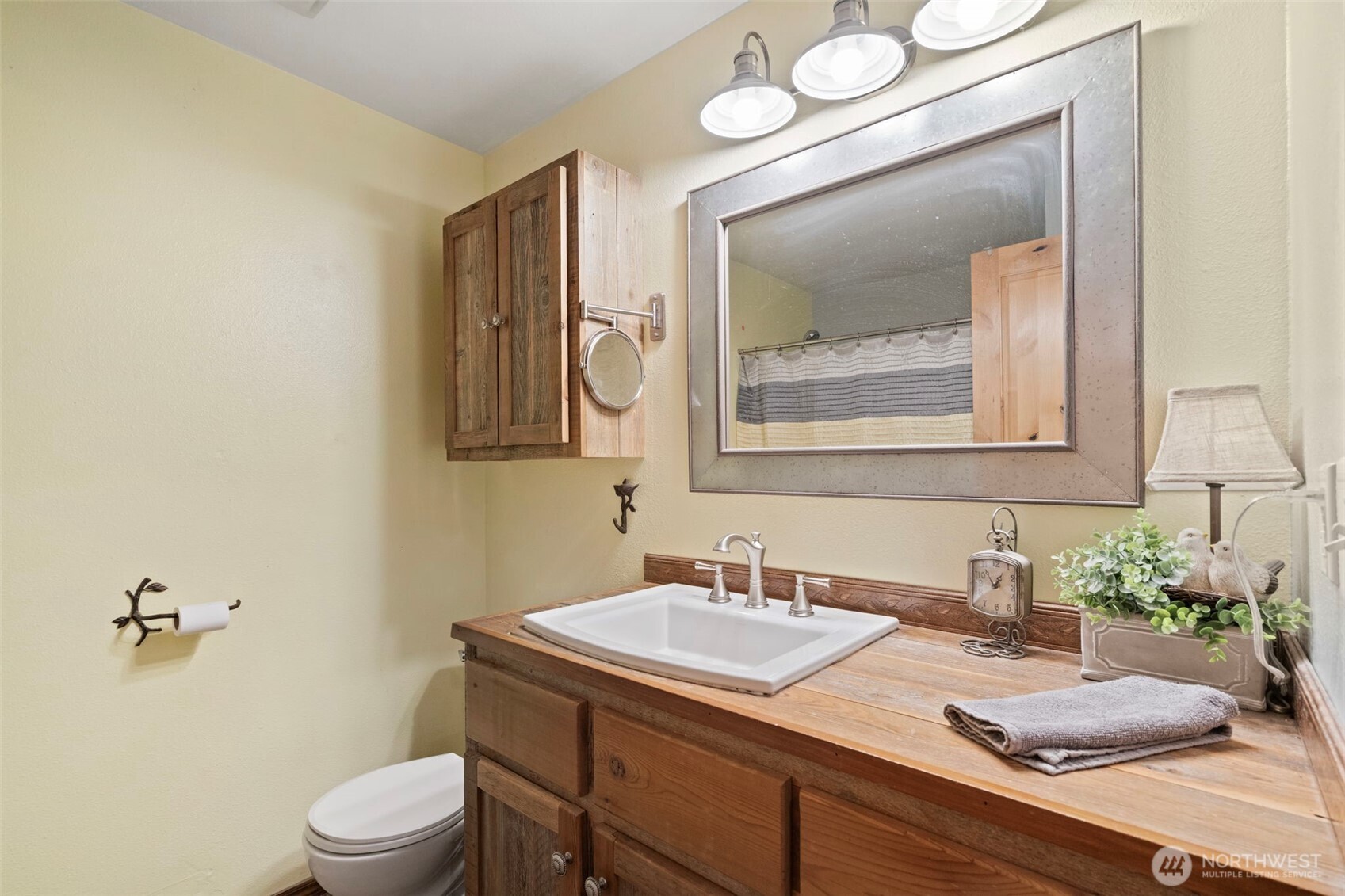19147 Loganberry Street SW, Rochester, WA 98579
