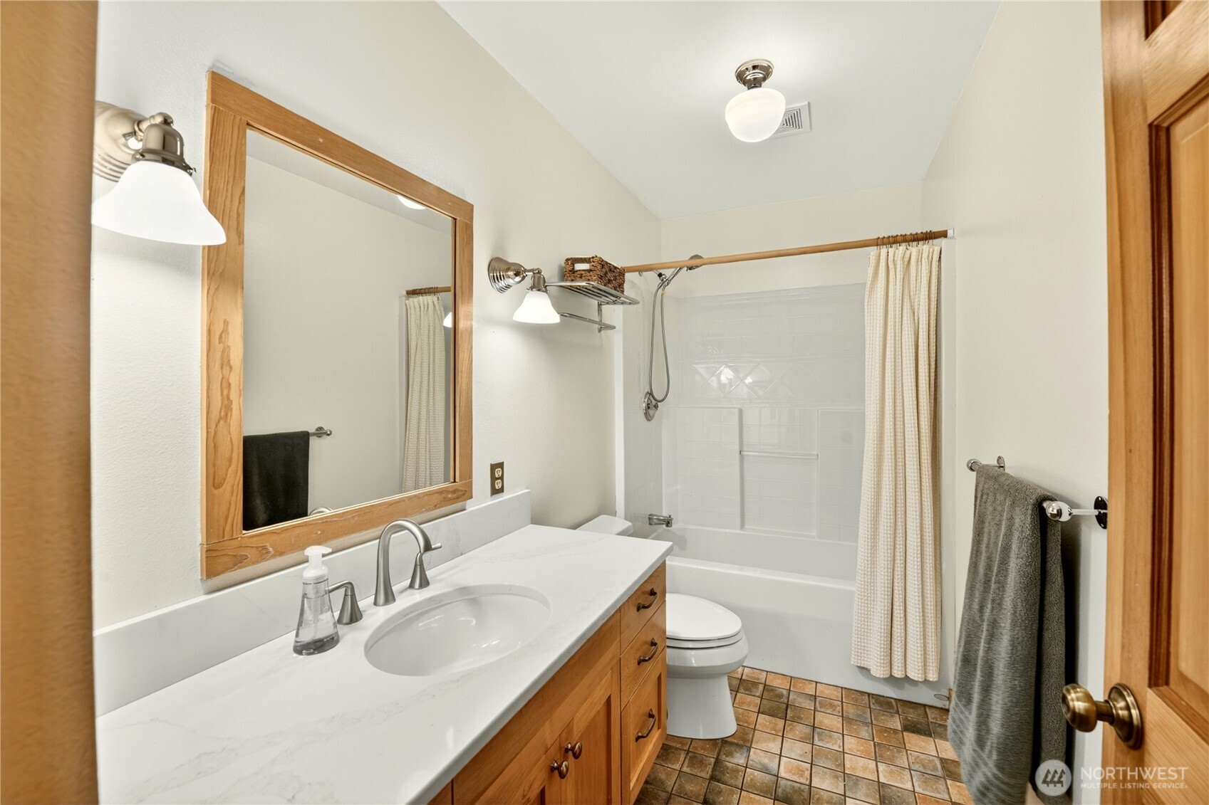 19 A and B Two Rivers Road , Mazama, WA 98833