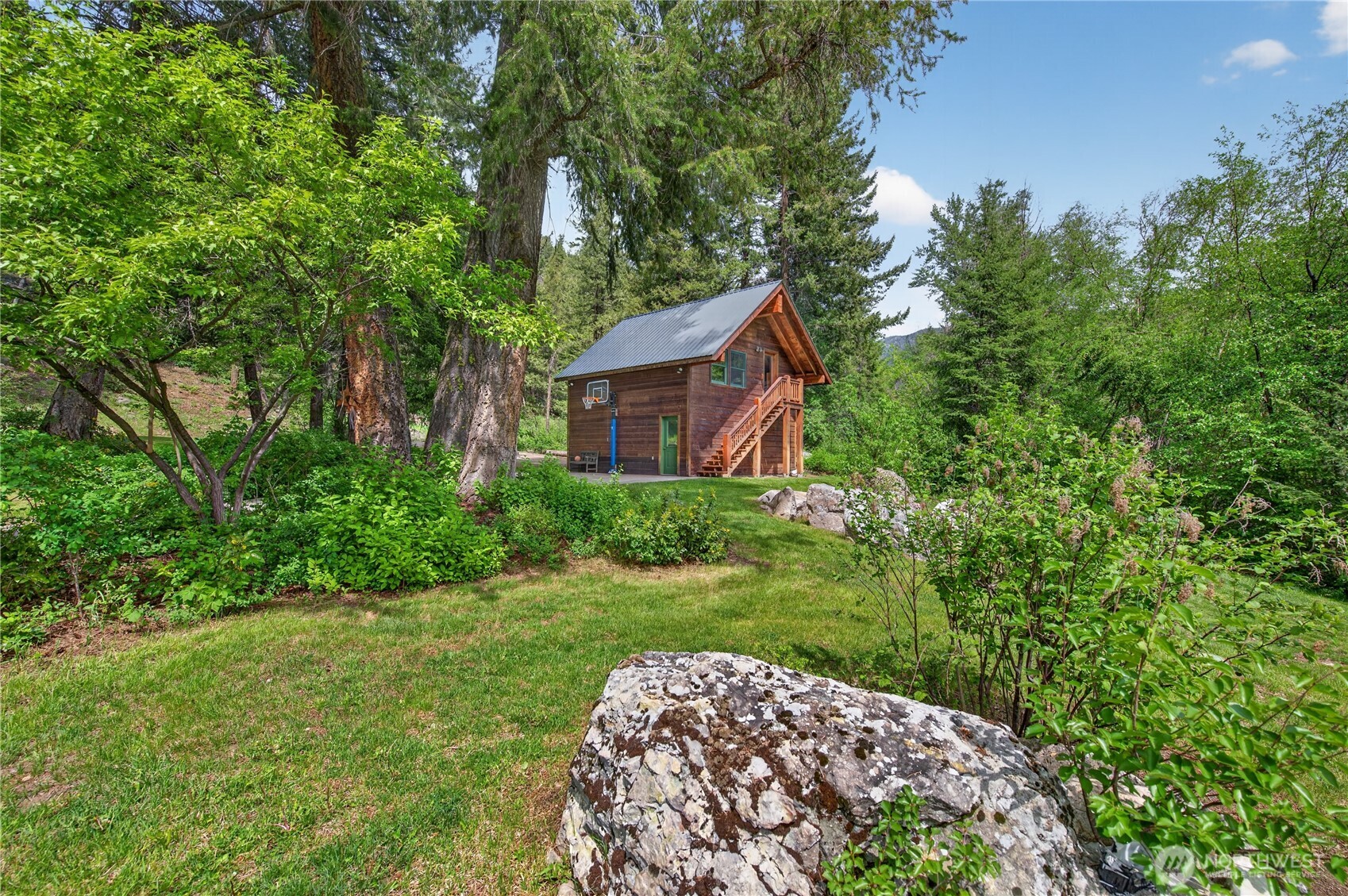 19 Two Rivers Road , Mazama, WA 98833