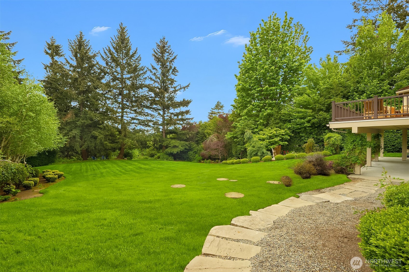 26207 NE 34th Street , Redmond, WA 98053