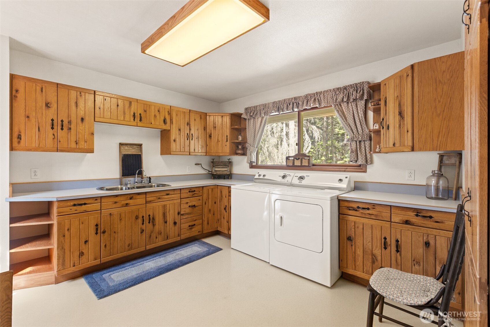 516 Gellor Road , Port Angeles, WA 98362
