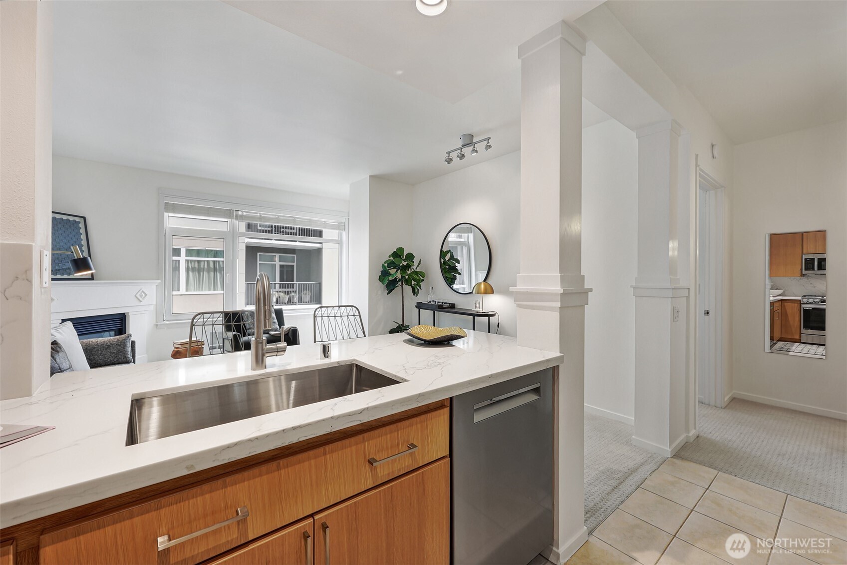 2801 1st Avenue #412, Seattle, WA 98121