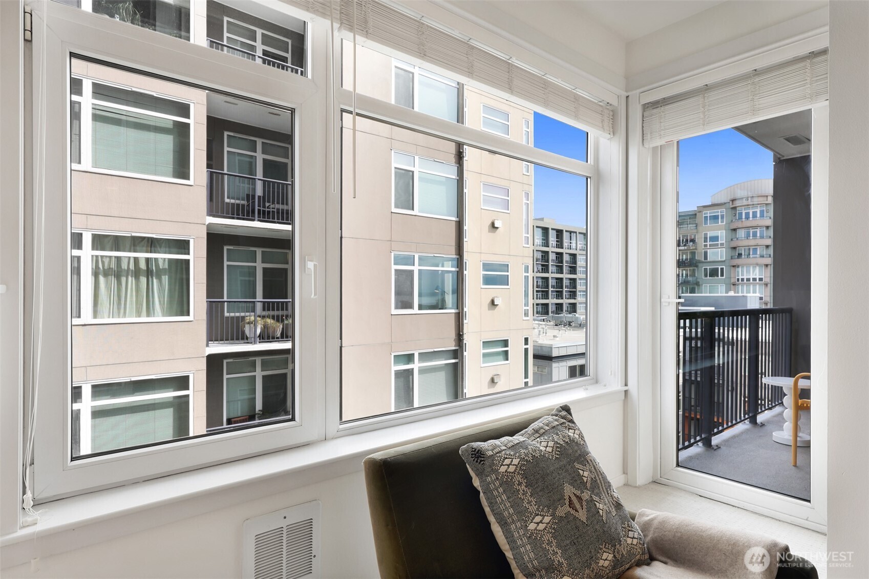 2801 1st Avenue #412, Seattle, WA 98121