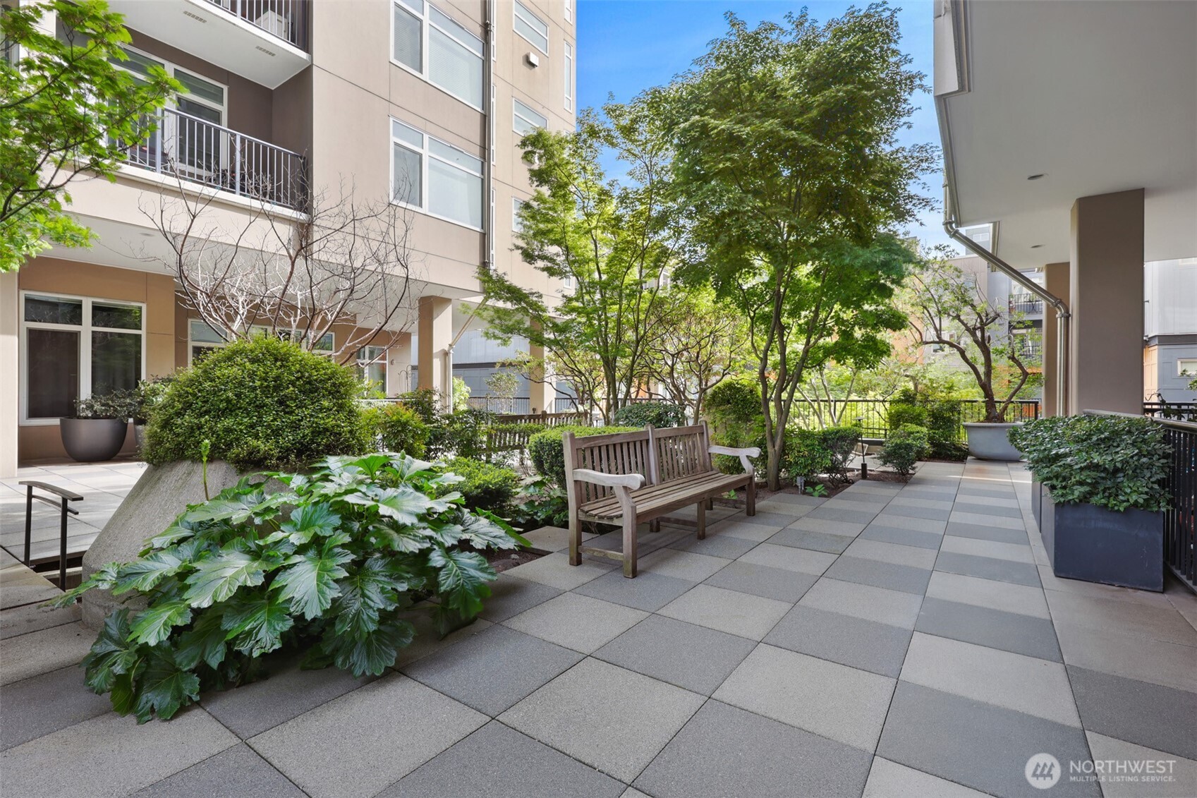 2801 1st Avenue #412, Seattle, WA 98121