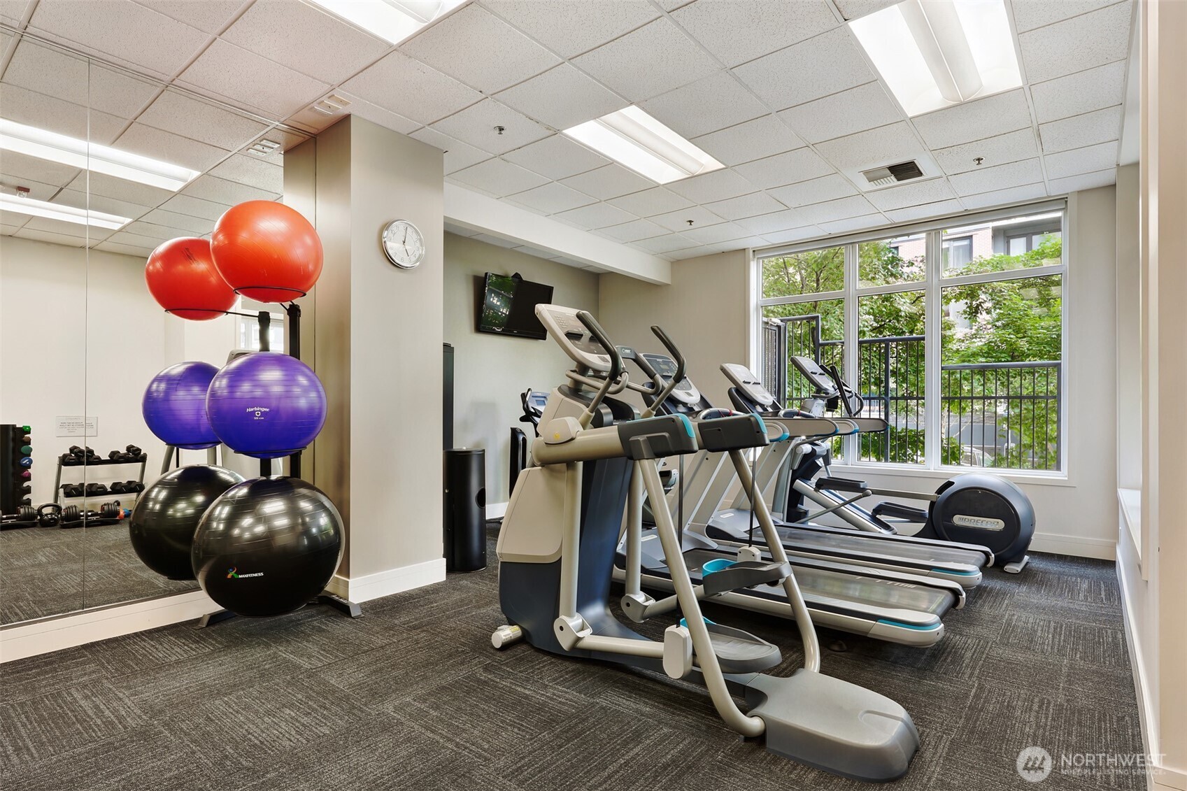 2801 1st Avenue #412, Seattle, WA 98121