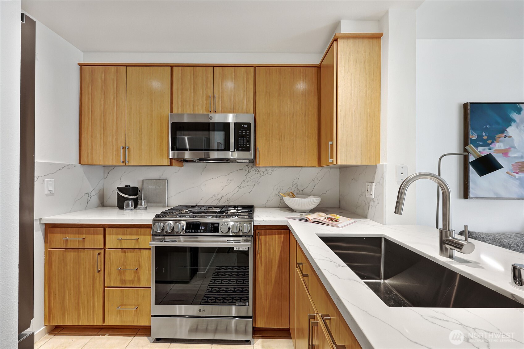 2801 1st Avenue #412, Seattle, WA 98121