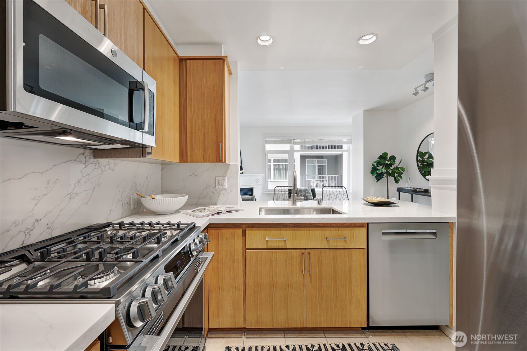 2801 1st Avenue #412, Seattle, WA 98121