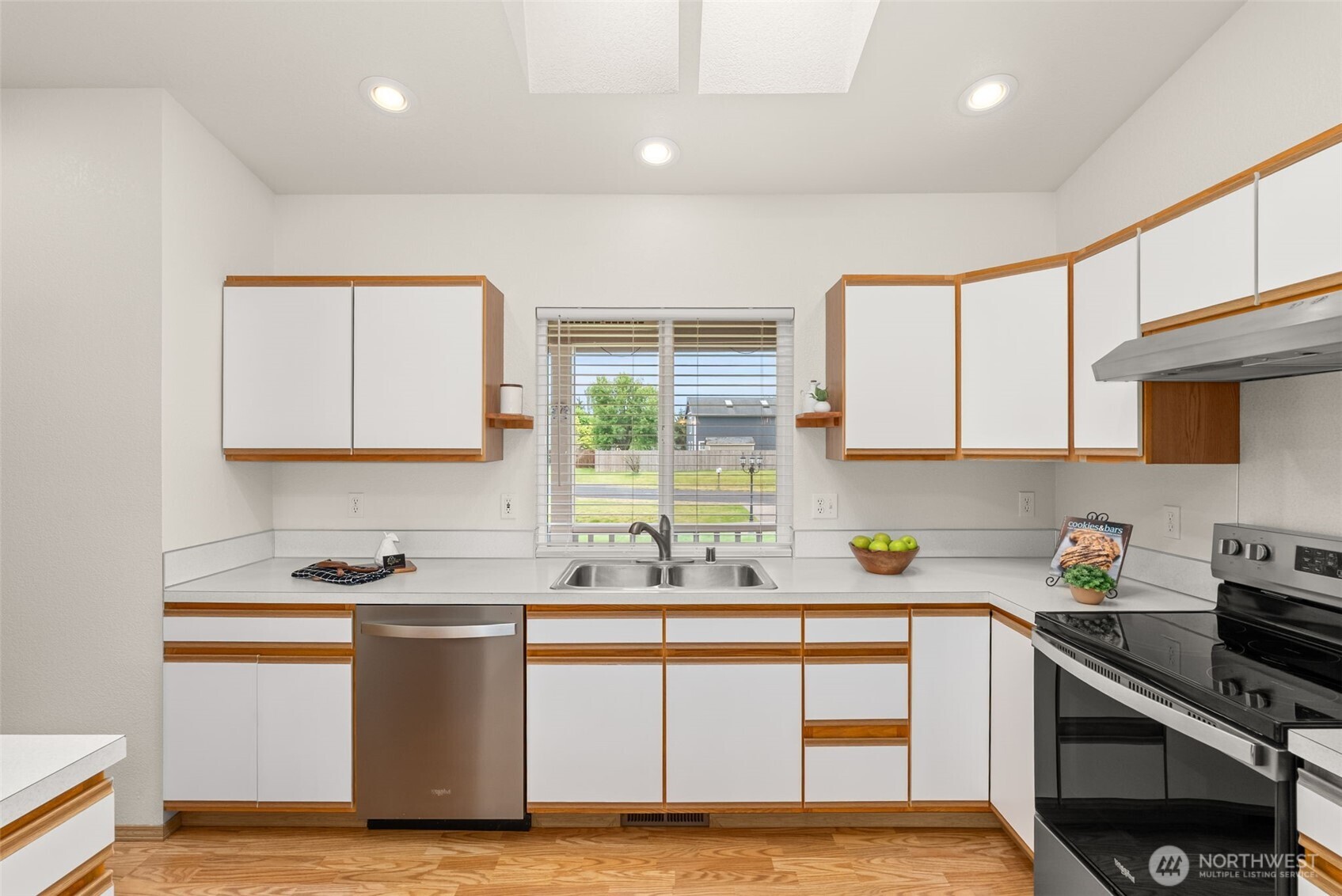 9024 Applegate Loop SW, Rochester, WA 98579