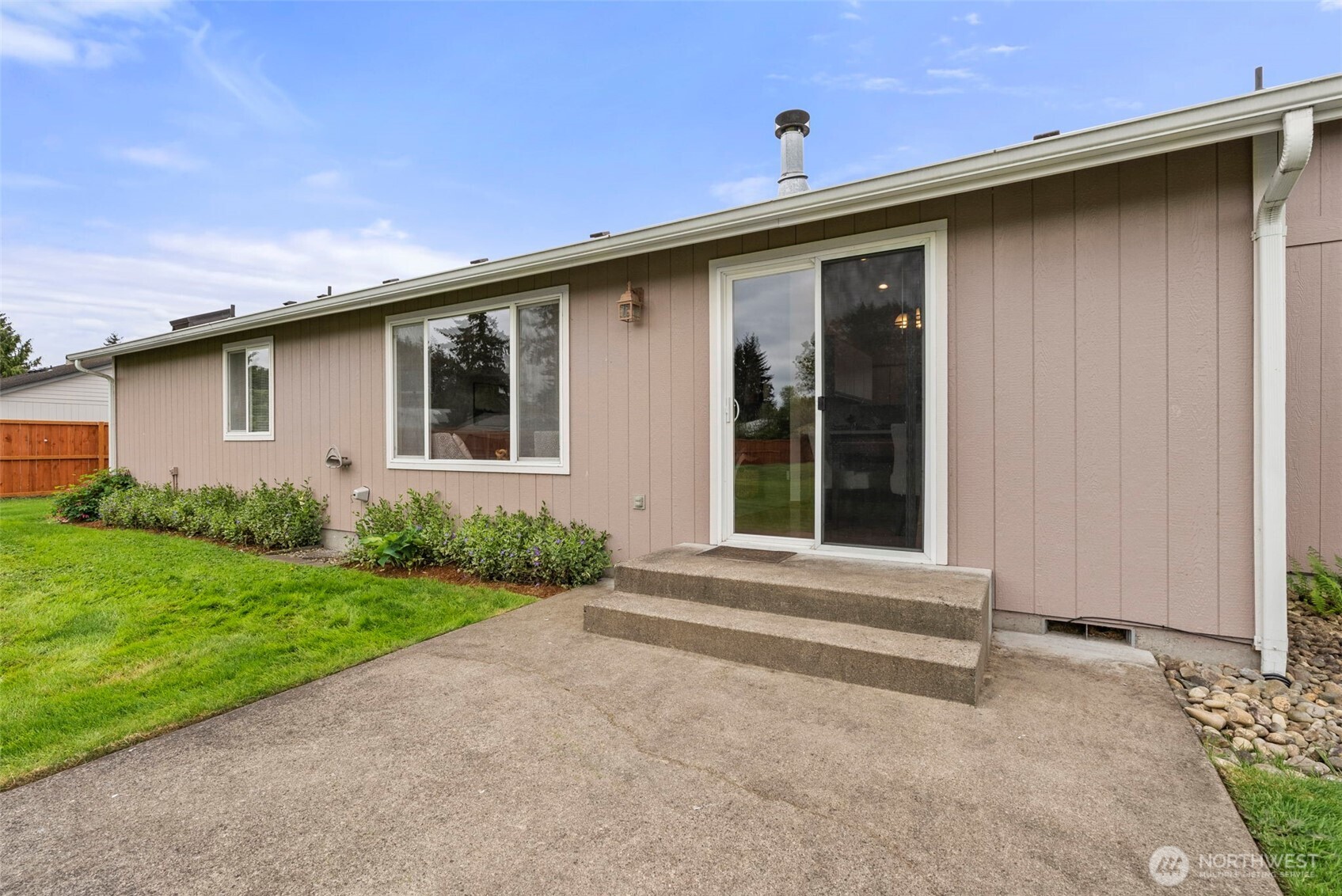 9024 Applegate Loop SW, Rochester, WA 98579