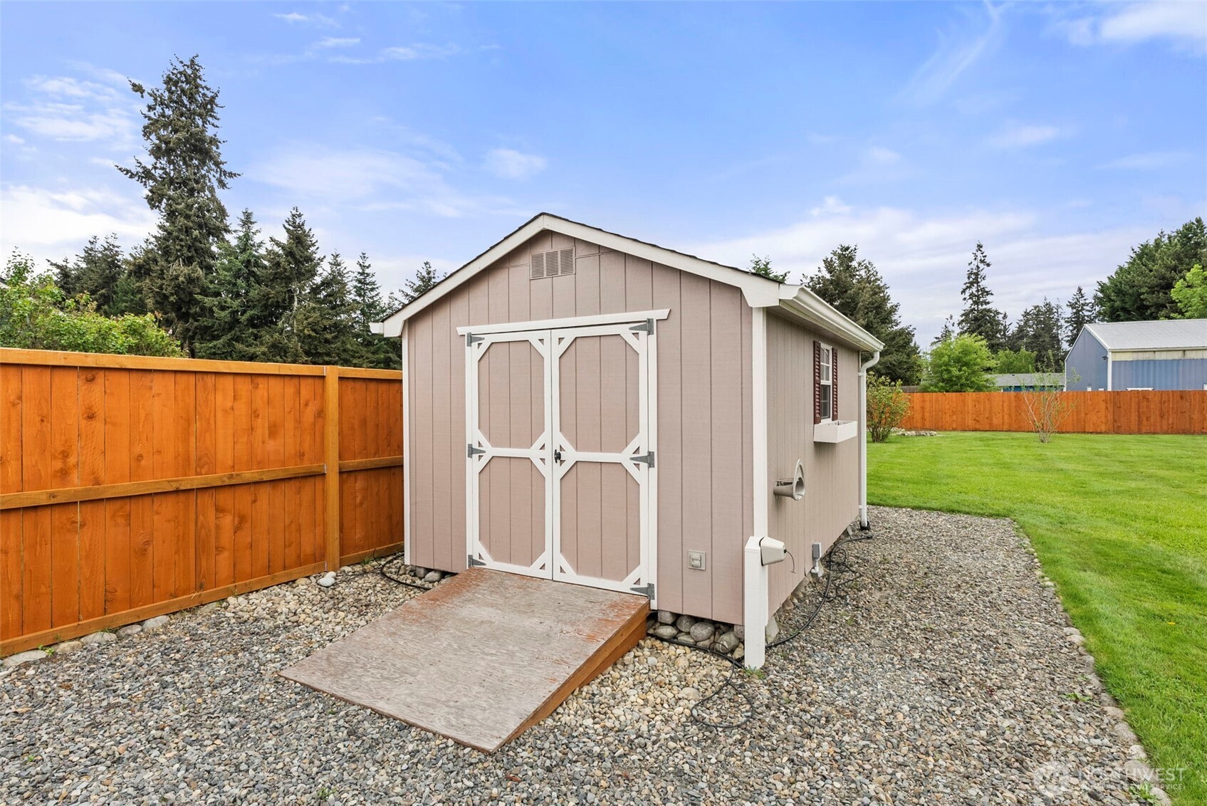 9024 Applegate Loop SW, Rochester, WA 98579