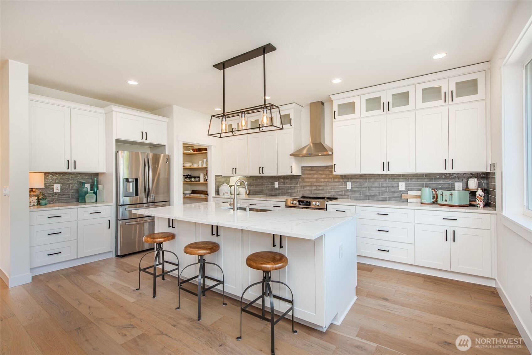 320 Morgison Loop , Sequim, WA 98382
