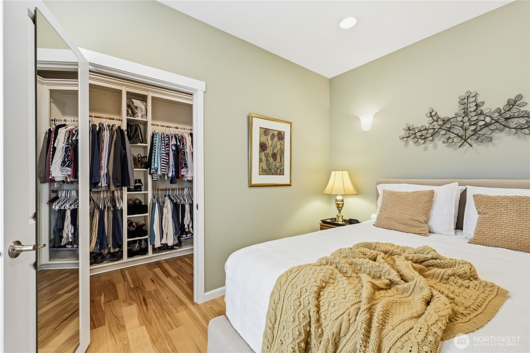 1720 NE Nutkana Way , Poulsbo, WA 98370