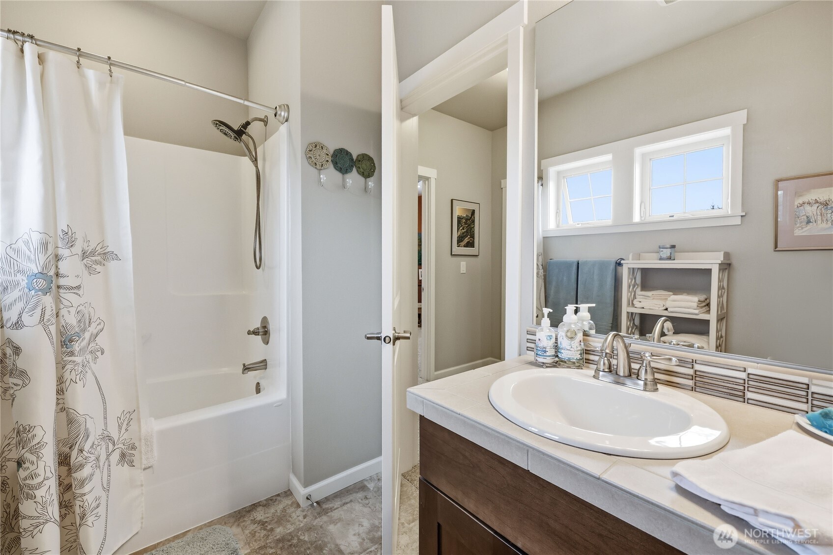 1720 NE Nutkana Way , Poulsbo, WA 98370