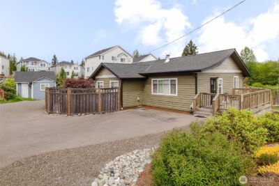 880 Hogan Lane , Bremerton, WA 98311