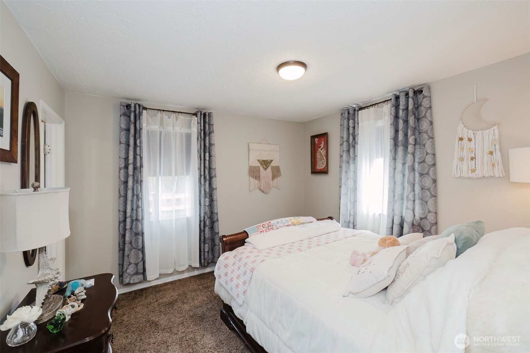 880 Hogan Lane , Bremerton, WA 98311