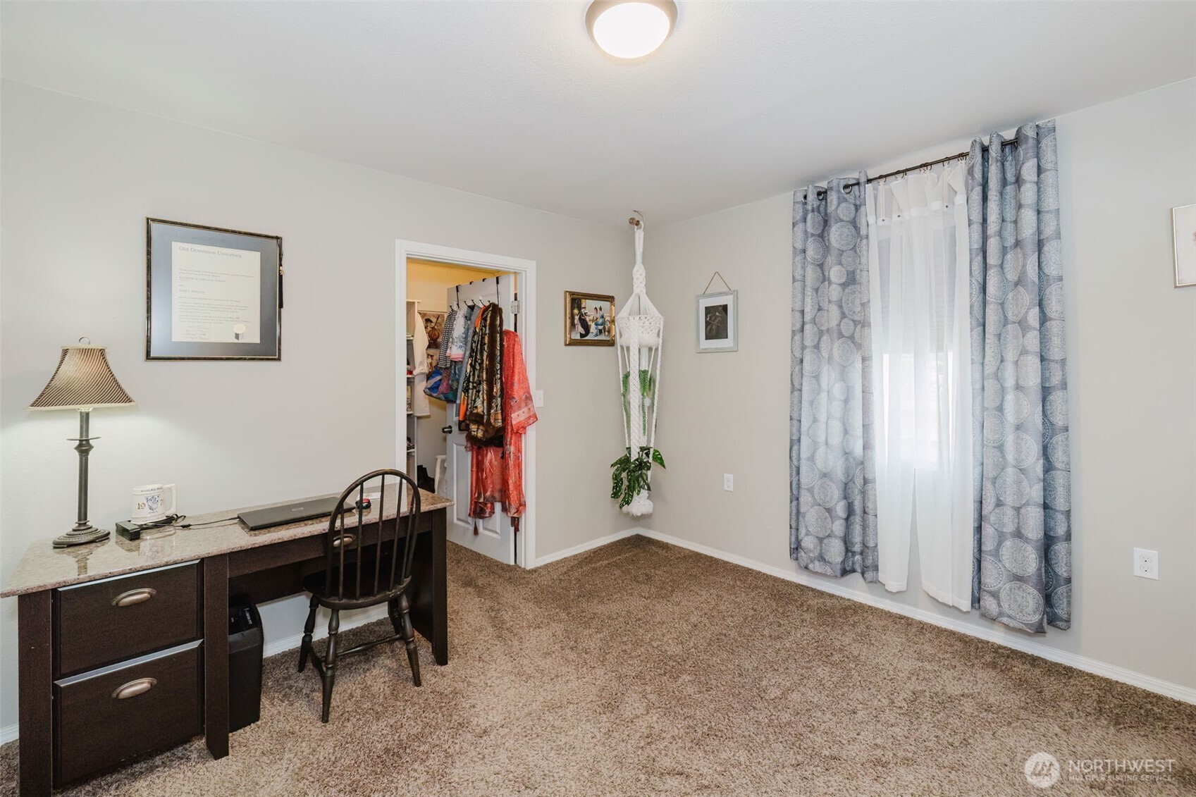 880 Hogan Lane , Bremerton, WA 98311