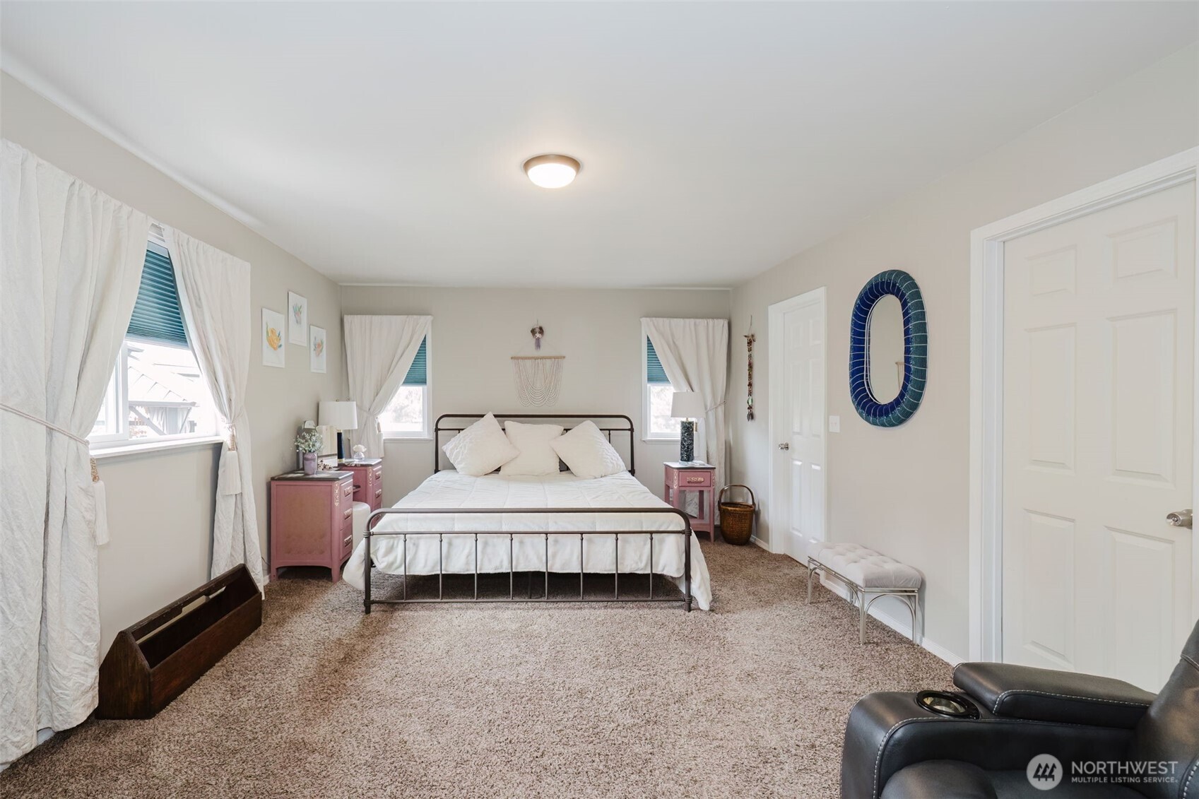 880 Hogan Lane , Bremerton, WA 98311