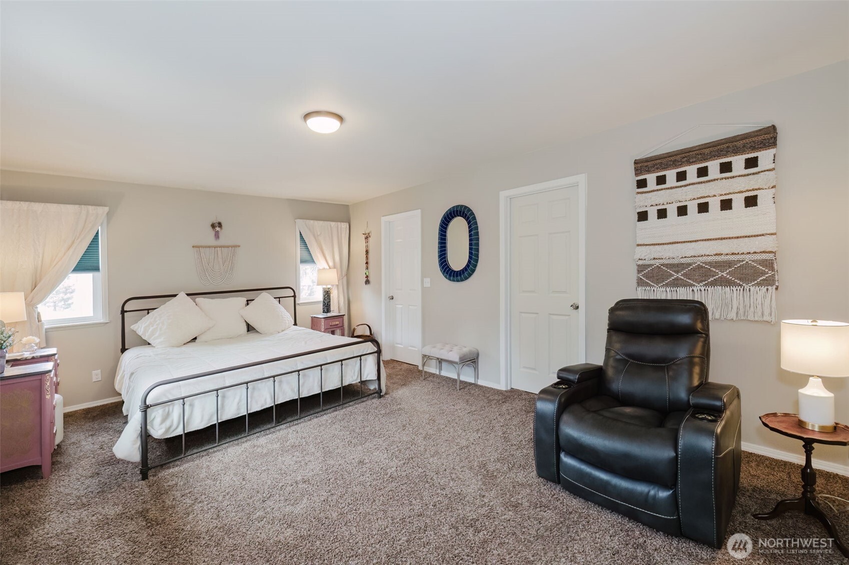 880 Hogan Lane , Bremerton, WA 98311
